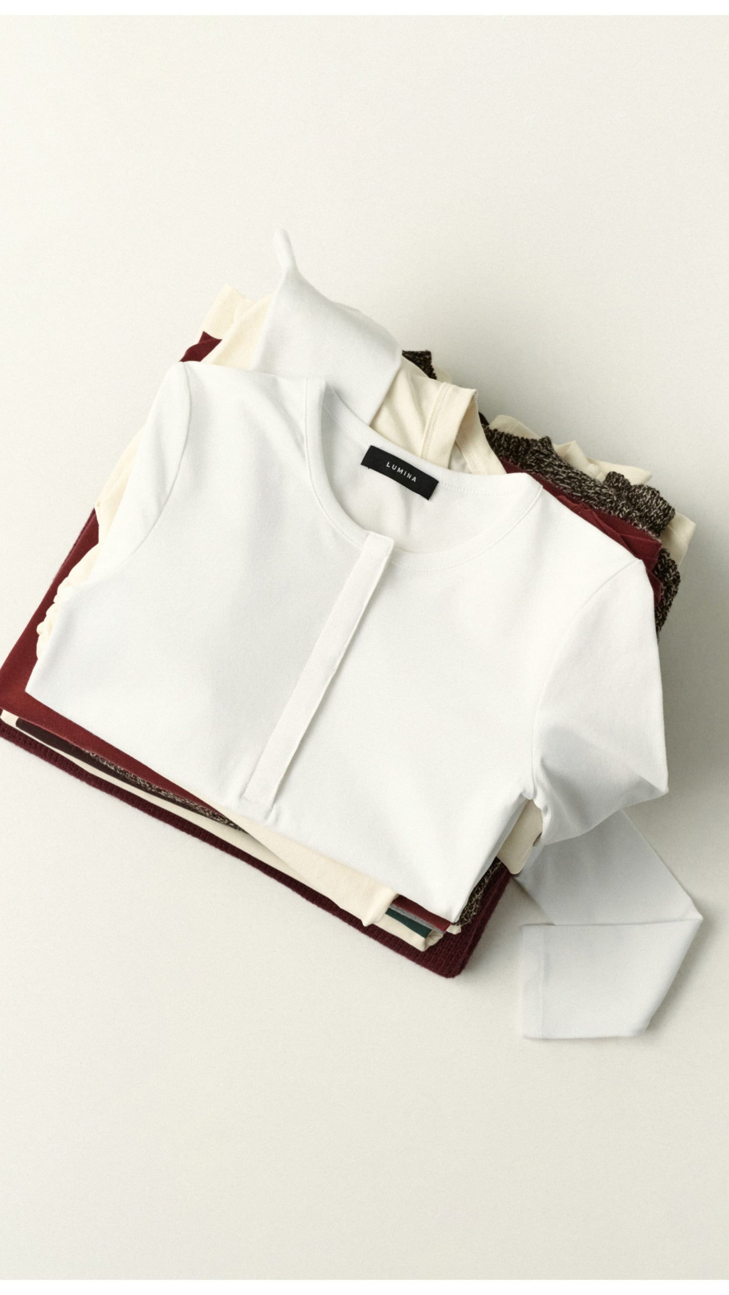 T-Shirt Basic Lumina Bottoncini