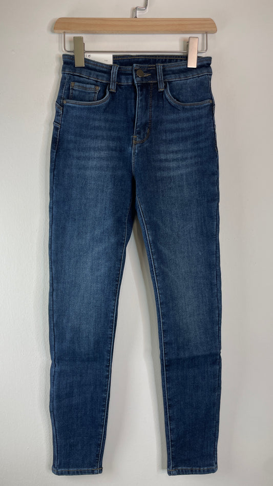 Skinny Blue Jeans Mountain