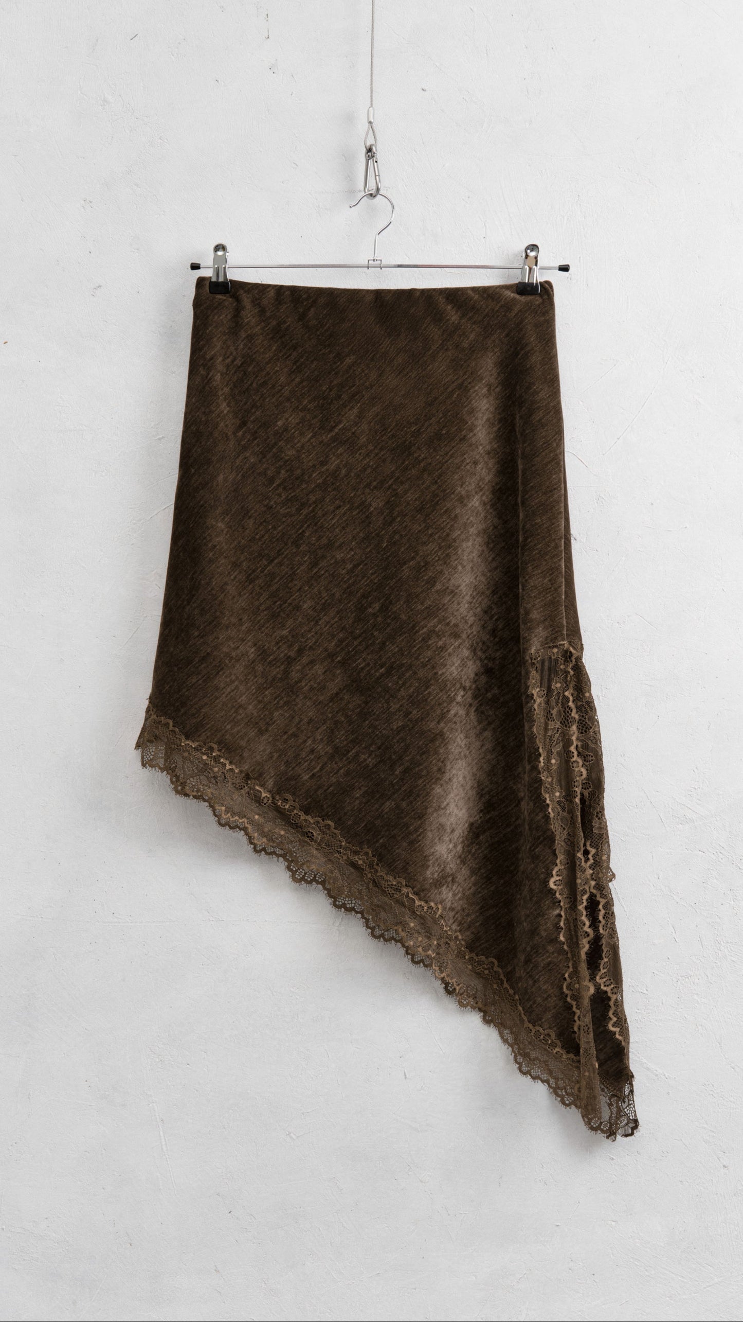 Gonna Lumina Asimmetrica